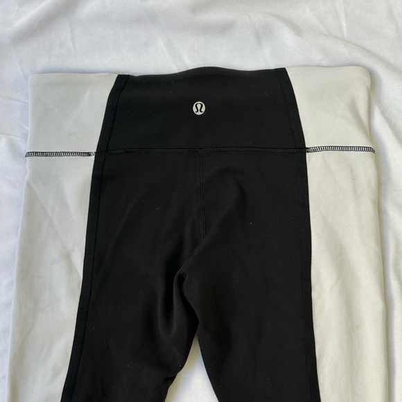 Lululemon Leggings Black & White 7/8 Length Size 8 Women’s Workout Athleisure - Picture 3 of 7
